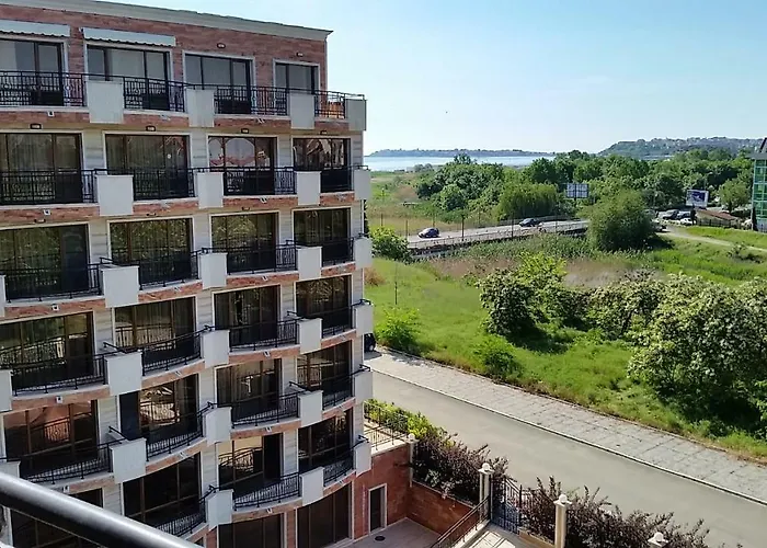 Апартаменты In River Park *